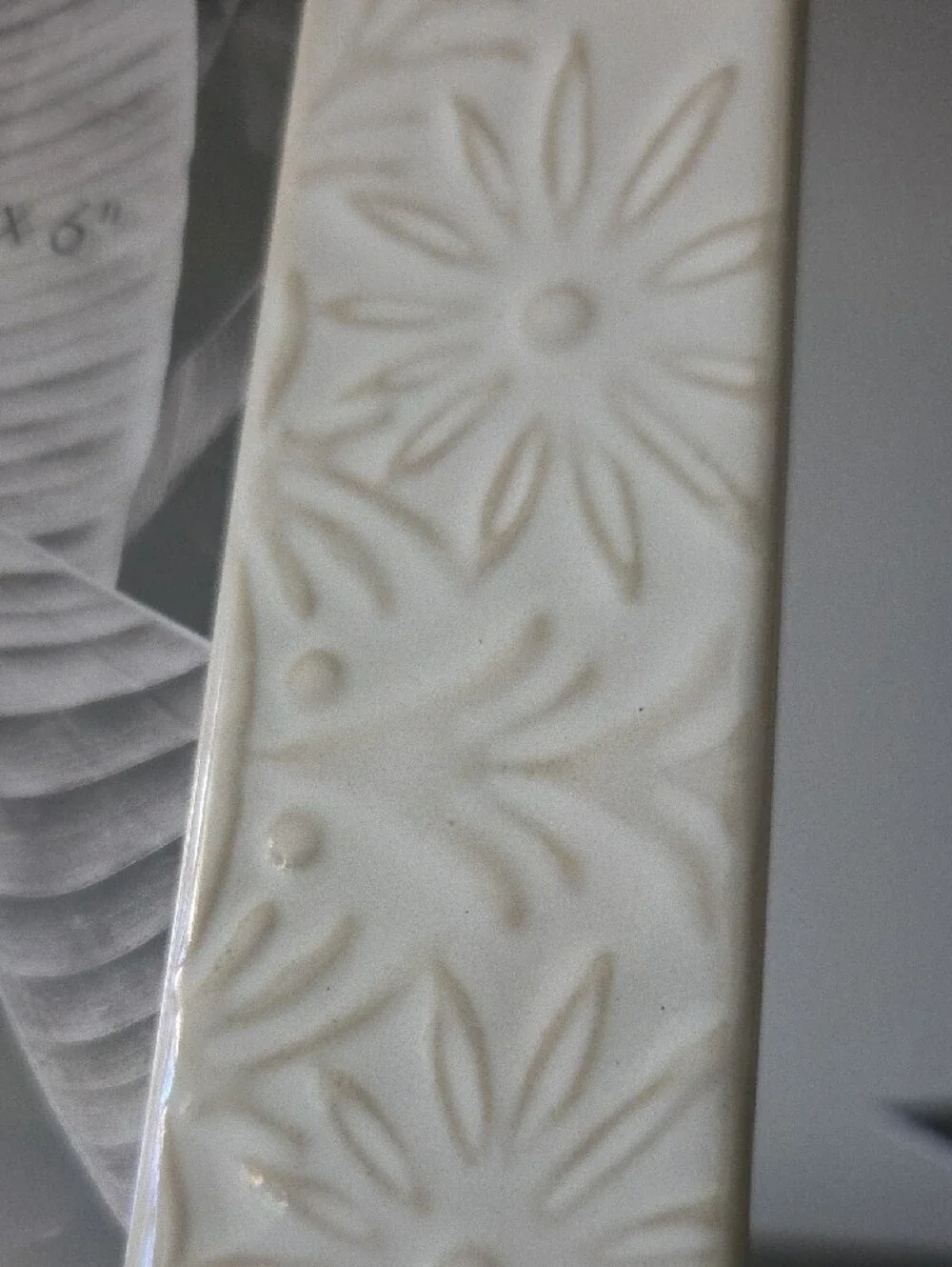 Elegant Cream Floral Ceramic Photo Frame - 4x6
